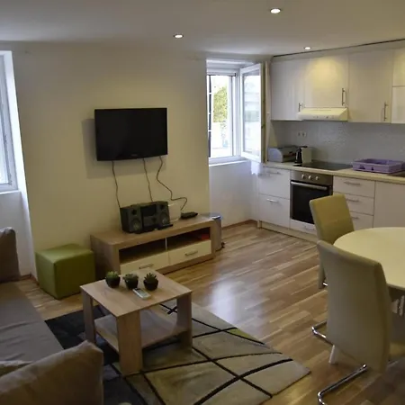 3 Bedroom - Marija - Center Апартаменти *