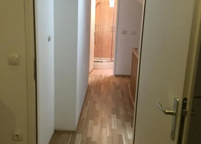 3 Bedroom - Marija - Center * 特罗吉尔